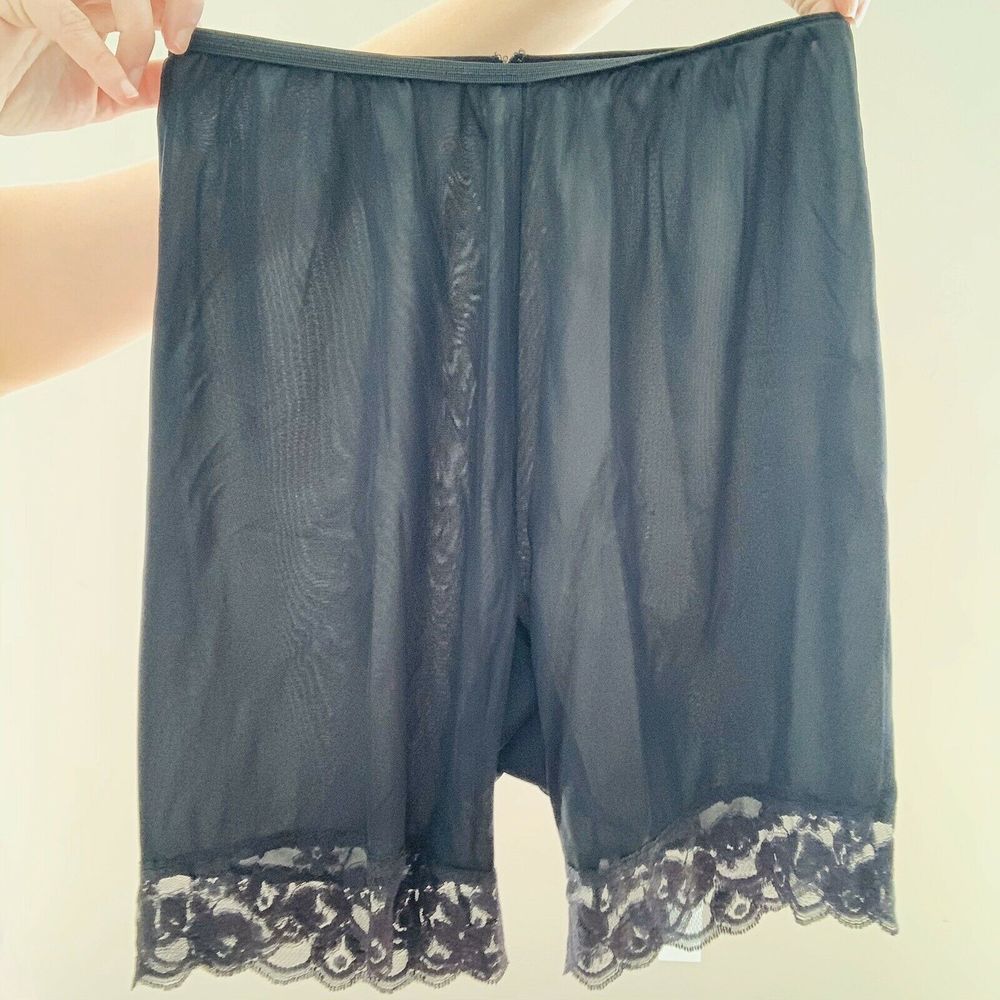 Vintage 1970s Black Knickers - Picture 2 of 2